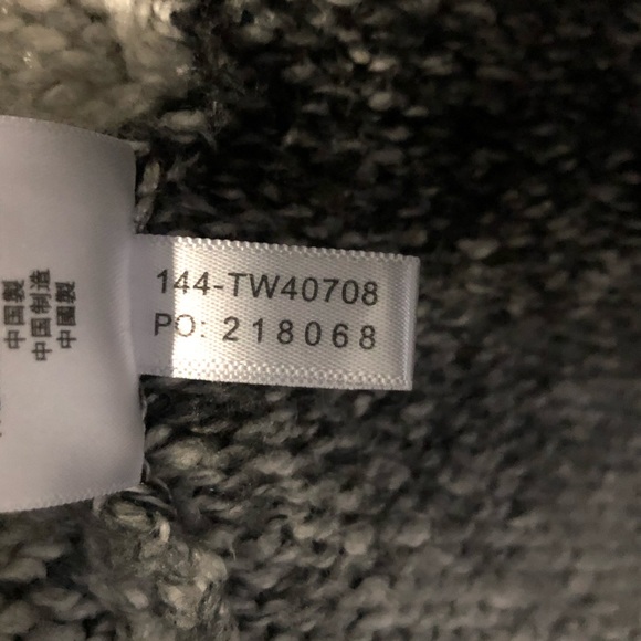 🎄SALE🎄 Tommy Bahama Open Sweater, Black/Gray & Ivory/White - Picture 6 of 7